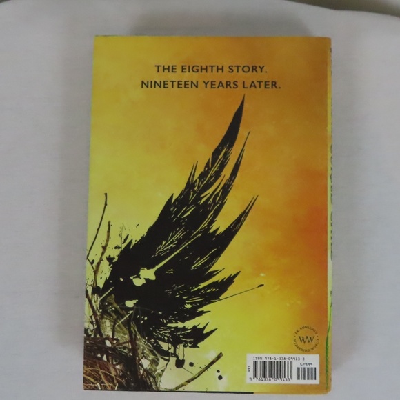 Harry Potter and the Cursed Child Special Rehearsal Edition Book - Picture 2 of 10